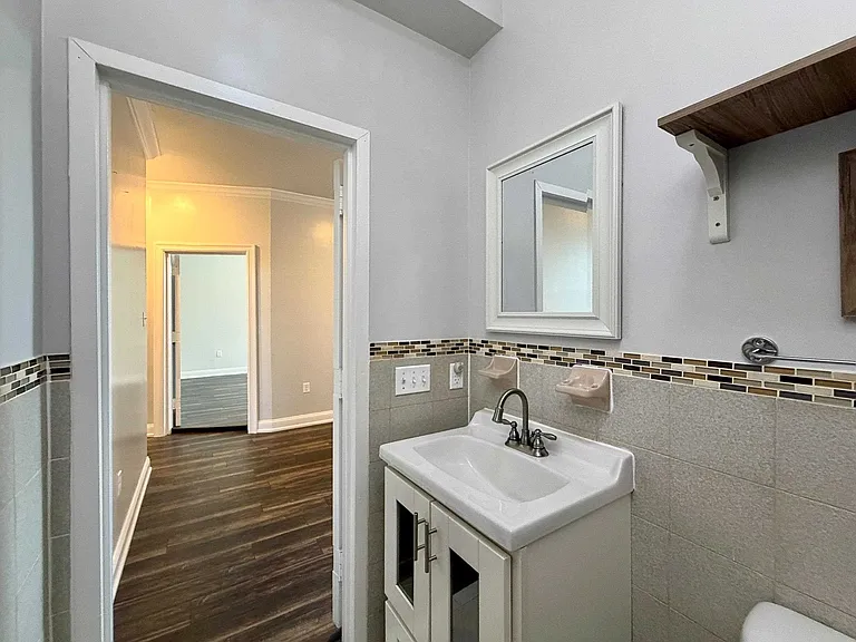 3-5 Potter Pl #4C — Photo 22