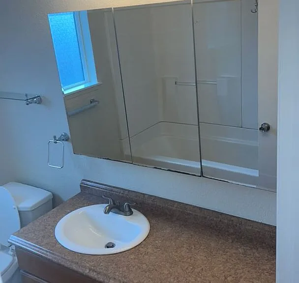1120 Randall St — Photo 13