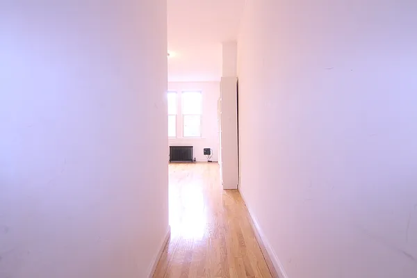 Rented by Nooklyn NYC LLC | media 9