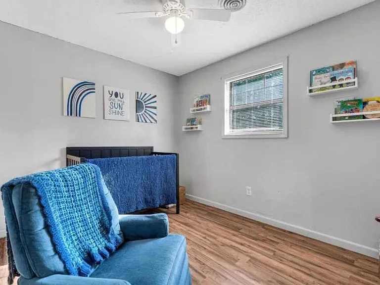 802 Benton St — Photo 12