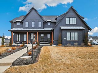 13200 Waterleaf Dr, Saint John, IN 46373