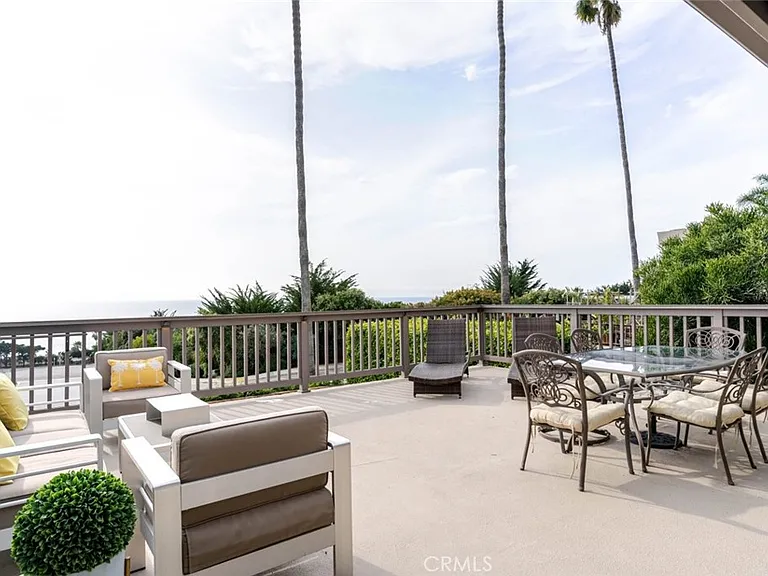 11813 Ellice St — Photo 19