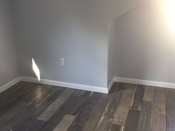 5th image of 136 Ludlam Ave