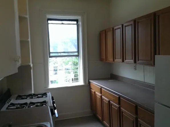 369 E 31st St, Brooklyn, NY 11226