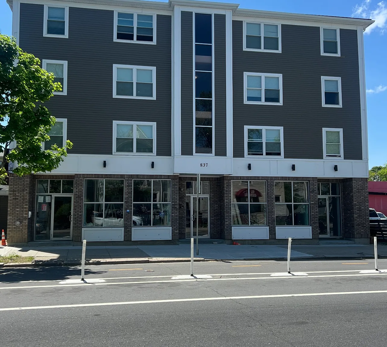 837 Broad St — Photo 1