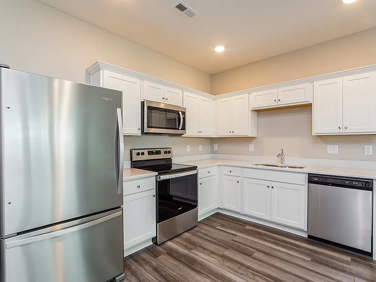 544 Landing View Dr — Photo 9