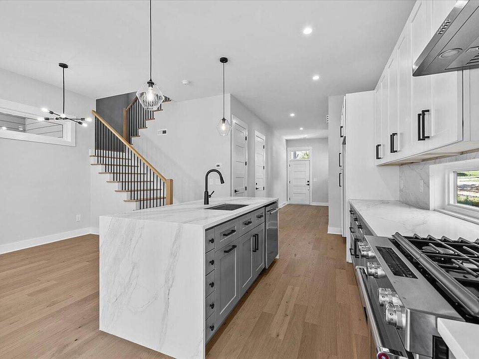 1st image of 541 Bragg St