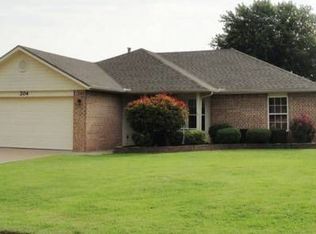 204 Rebecca Rd, Bentonville, AR 72712