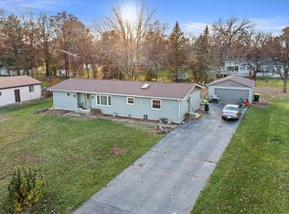 1202 Hickory Ln, Elkhorn, WI 53121