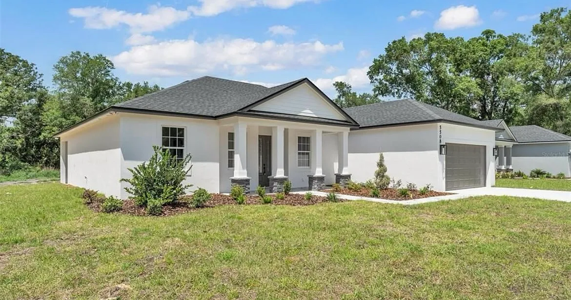 4 bed, 1975 sqft, $2,350 — Photo 1