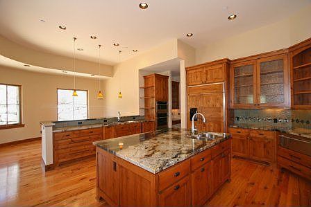 4th image of 207 Forest Hill Way