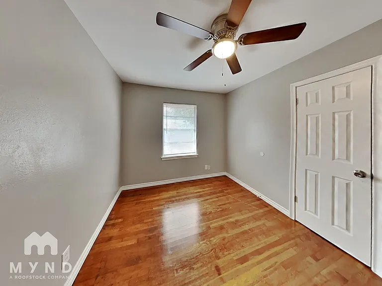 609 John Arden Dr — Photo 7