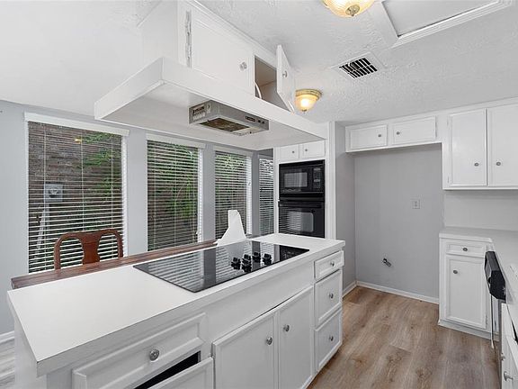 5th image of 2959 Creekway Cir