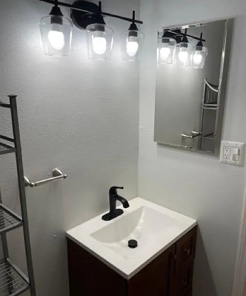 1900 E Elizabeth St #5001 — Photo 31