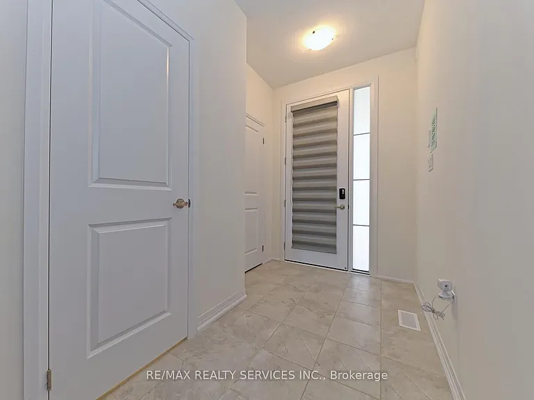 15 Blacklock St #19 — Photo 3