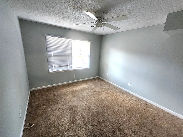2000 Water Oak Dr #1-A — Photo 10