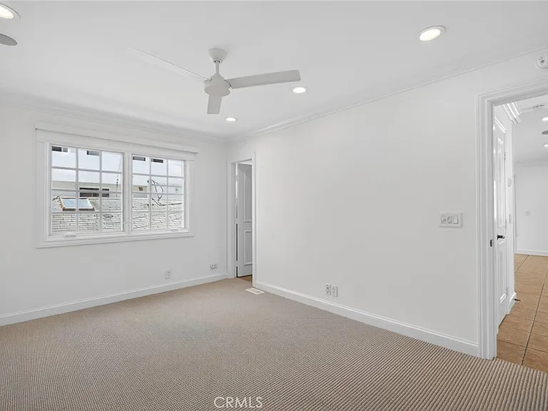 415 1/2 Heliotrope Ave — Photo 11