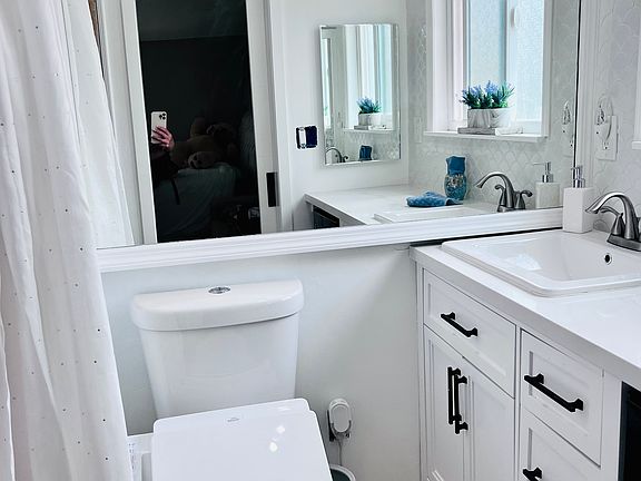 4th image of 808 Orchard Dr #1