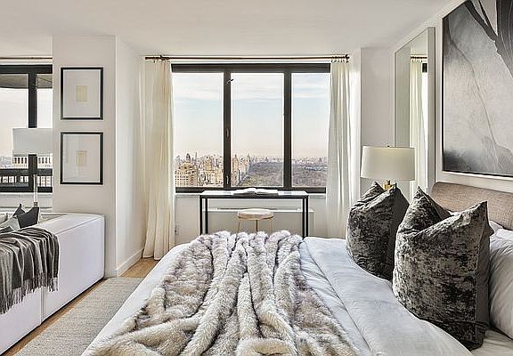 3rd image of 235 W 56th St APT 37P