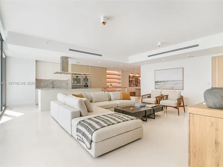 15701 Collins Ave #2302 — Photo 2