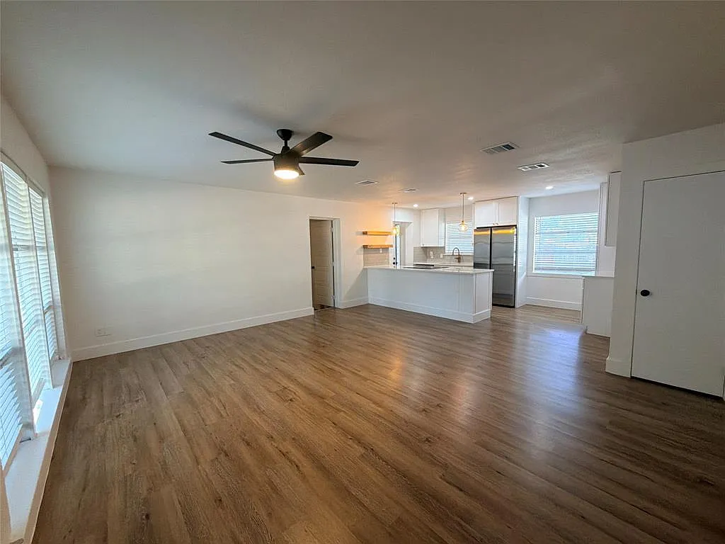 4 bed, 2.0 bath, 1379 sqft, $2,175 — Photo 2