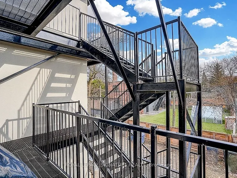 252 Annette St #2 — Photo 6