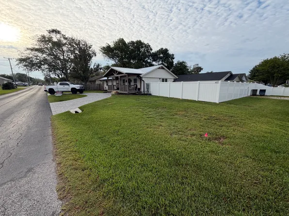 911 17th St N, Jacksonville Beach, FL 32250