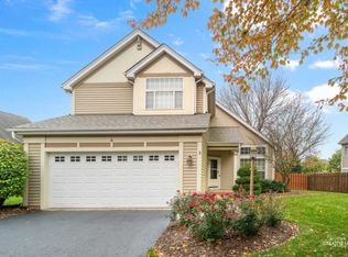 4 Middlefield Ct, Lake In The Hills, IL 60156
