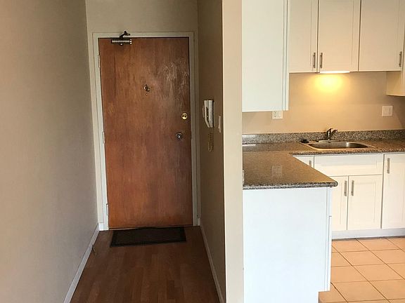 2nd image of 247 19th Ave APT 1
