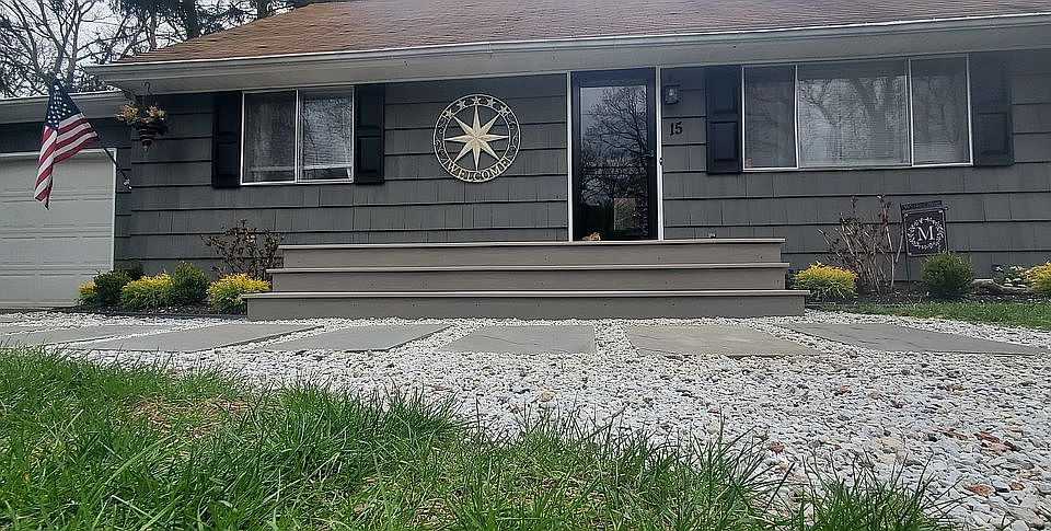2nd image of 15 Shagwong Dr