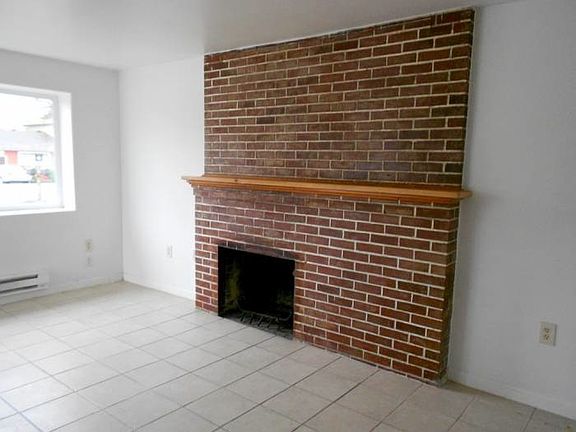 4th image of 6705 Steilacoom Blvd SW