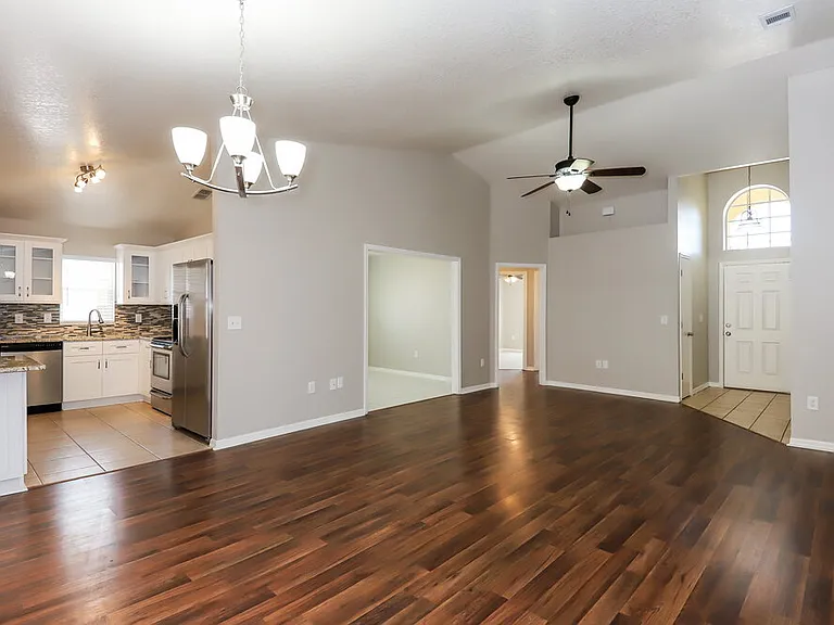 213 Lookout Dr — Photo 6