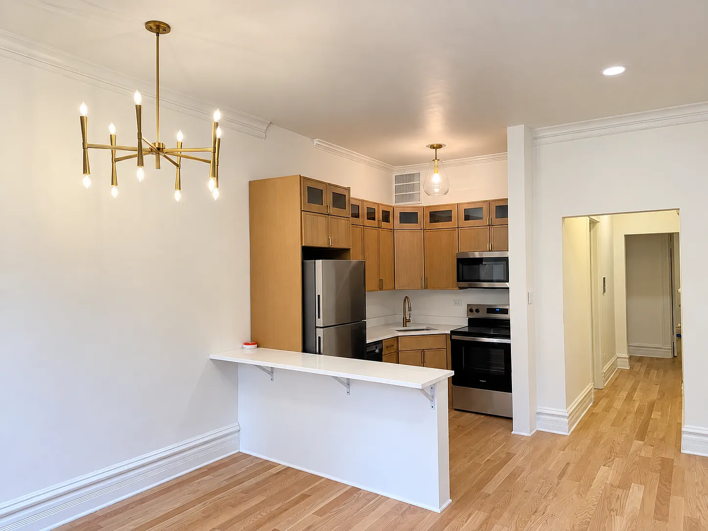2 bed, 900 sqft, $4,200 — Photo 3