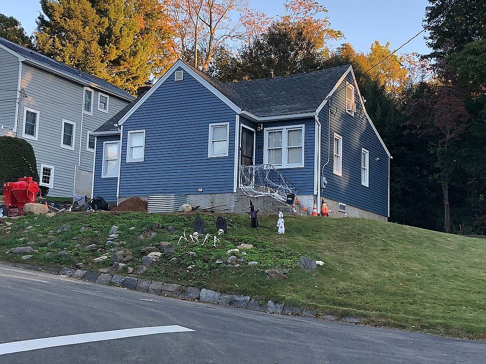 1st image of 12 Eastern Dr
