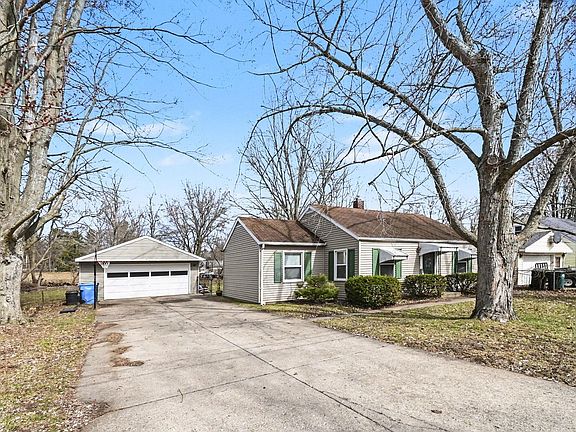 4th image of 2820 Reo Rd