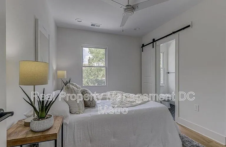 1711 Lang Pl NE — Photo 18