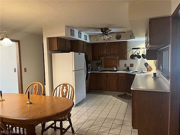 3rd image of 17615 Alexander Rd