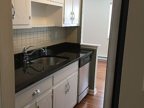 4th image of 100 Pierson Miller Dr APT E27