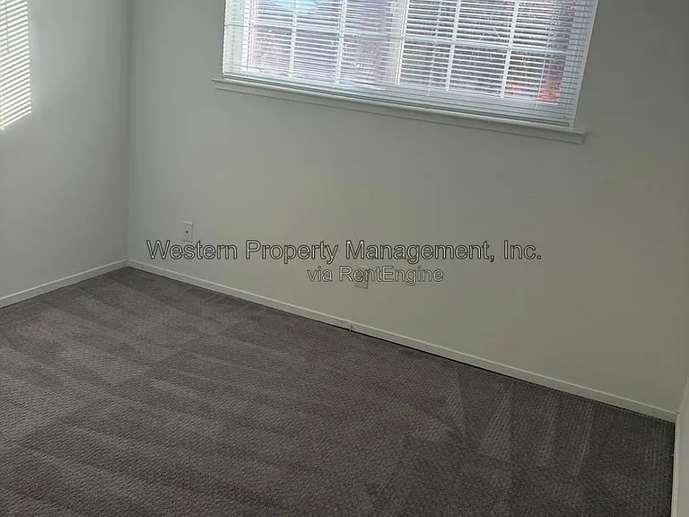 1910 46th Ave #19 — Photo 7
