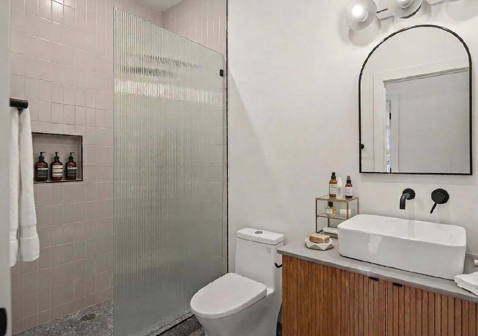 2201 Frankford Ave. — Photo 4
