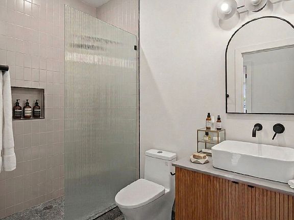 5th image of 2201 Frankford Ave #3G