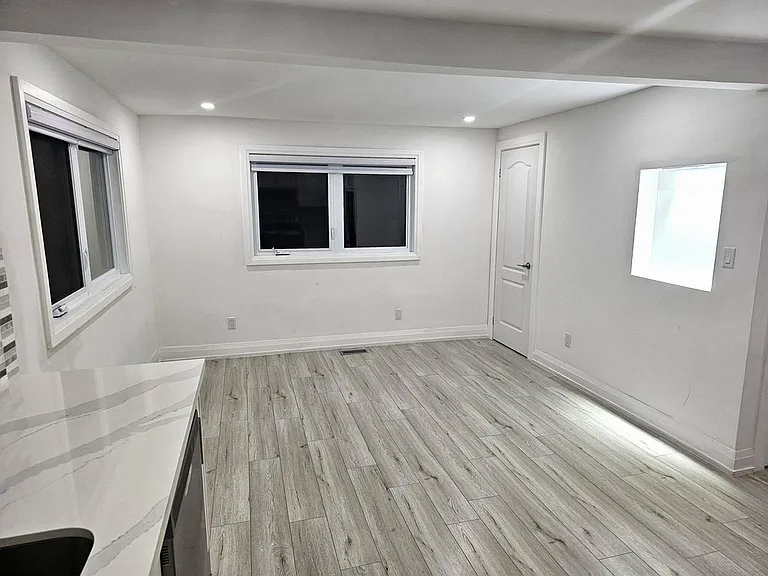 38 Wanda Rd — Photo 5