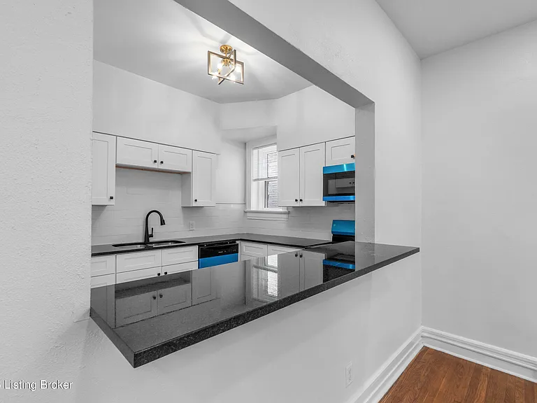 409 W Gaulbert Ave #201 — Photo 2