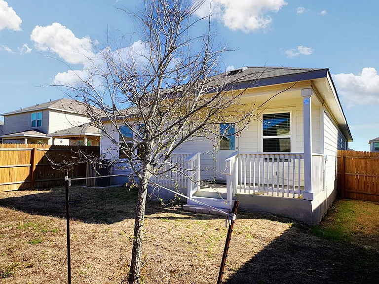 815 Retama Pass — Photo 39