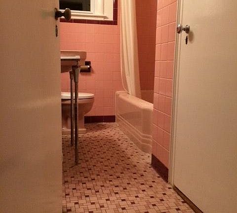 vintage 1950's bathroom