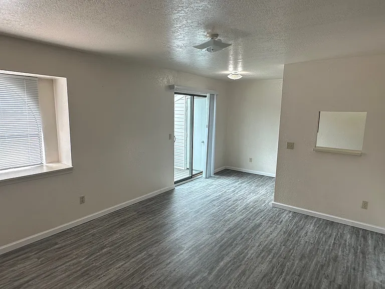 1932 E Lindsey St #202 — Photo 2