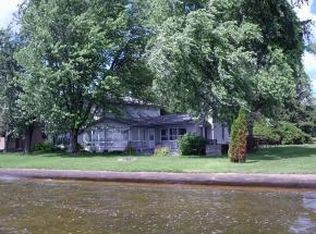 320 Wallrich Rd, Cecil, WI 54111