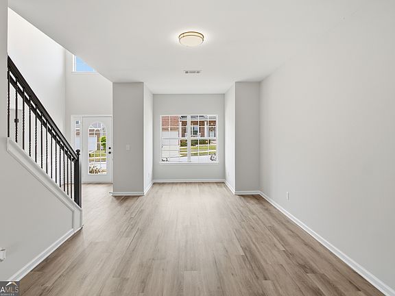4th image of 3538 Cragstone Rd