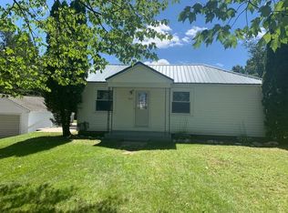 525 W Franklin Ave, Reed City, MI 49677