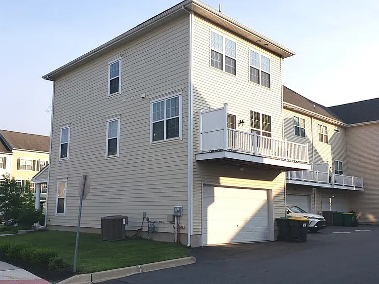 3659 Green St — Photo 2